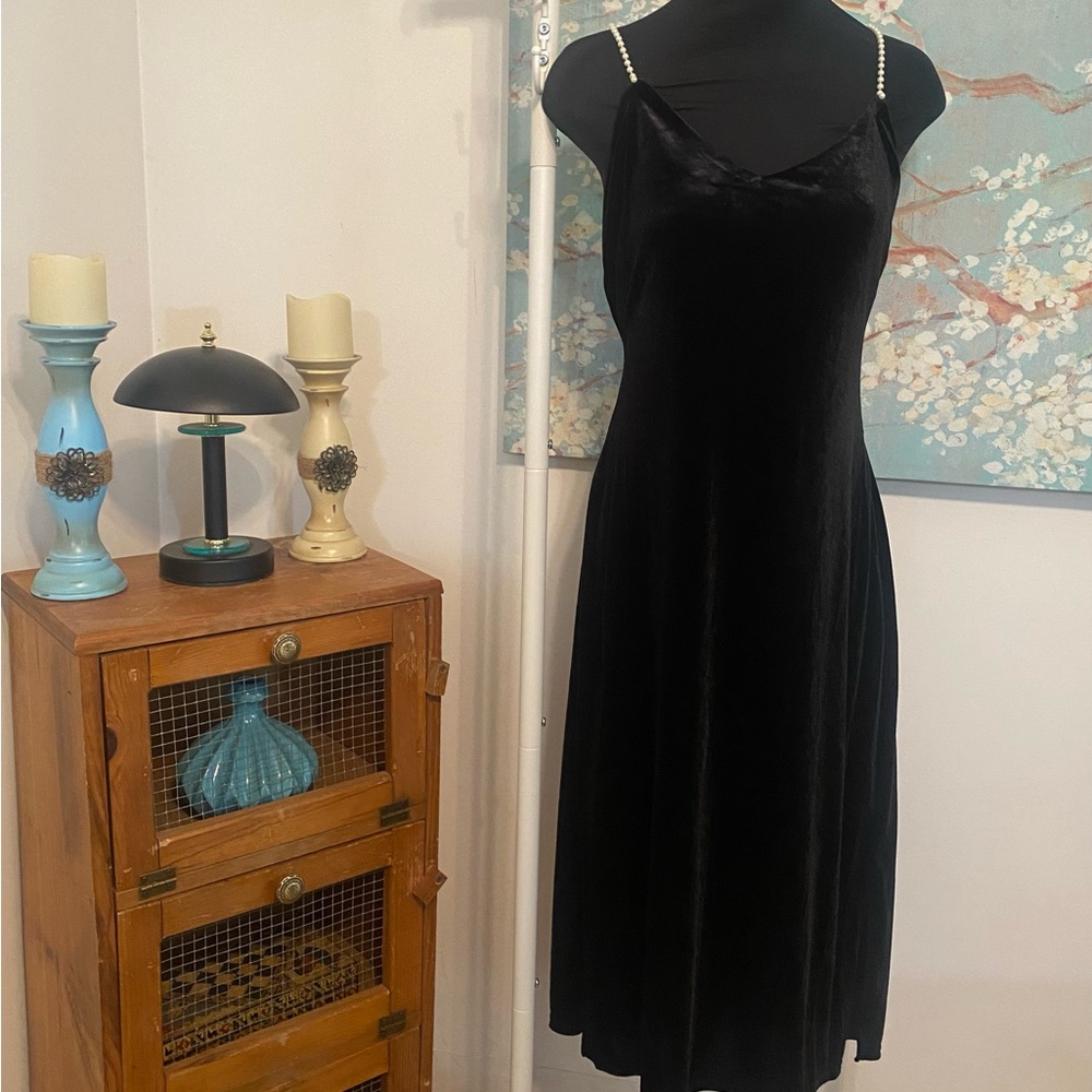 💃🏽➕NWT Sam Edelman Pearl Beaded Strap Velvet Midi Dress. Color: Black. Size 14. - Picture 8 of 10